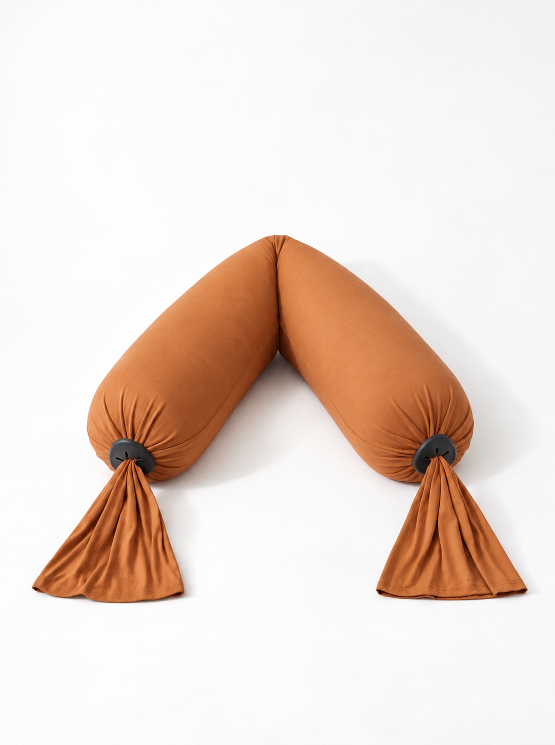 Coussin de grossesse & d'allaitement marron sur fond blanc en 3D
