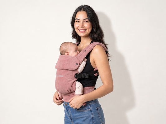 Porte-bébé Pure Velvet porté avec bébé vue de profil