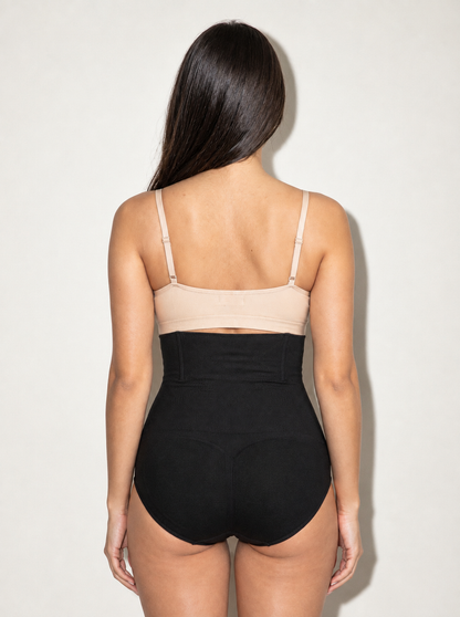 Culotte gainante noire taille haute portée, vue de dos